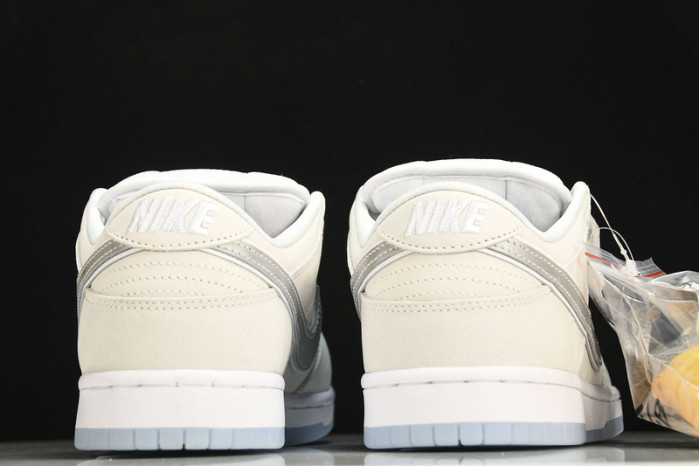 nike sb dunk low white lobster (friends and family) fd8776-100