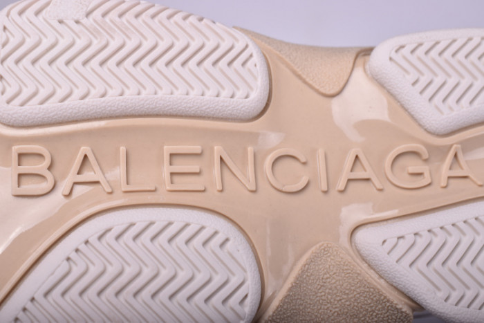 bl 17fw triple s“cream” 490671-w06f1-9000