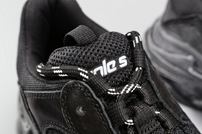 bl black triple s trainer w06g01001