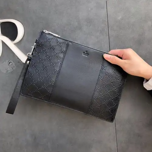 G*u*i bags 1917m0078