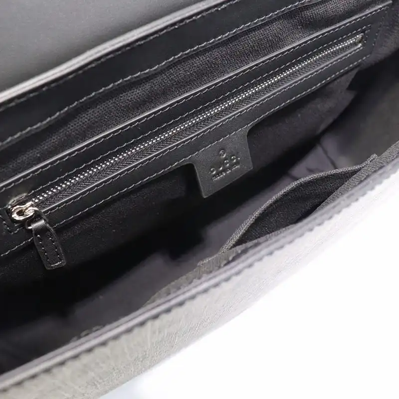 G*u*i messenger bags 19gm0015