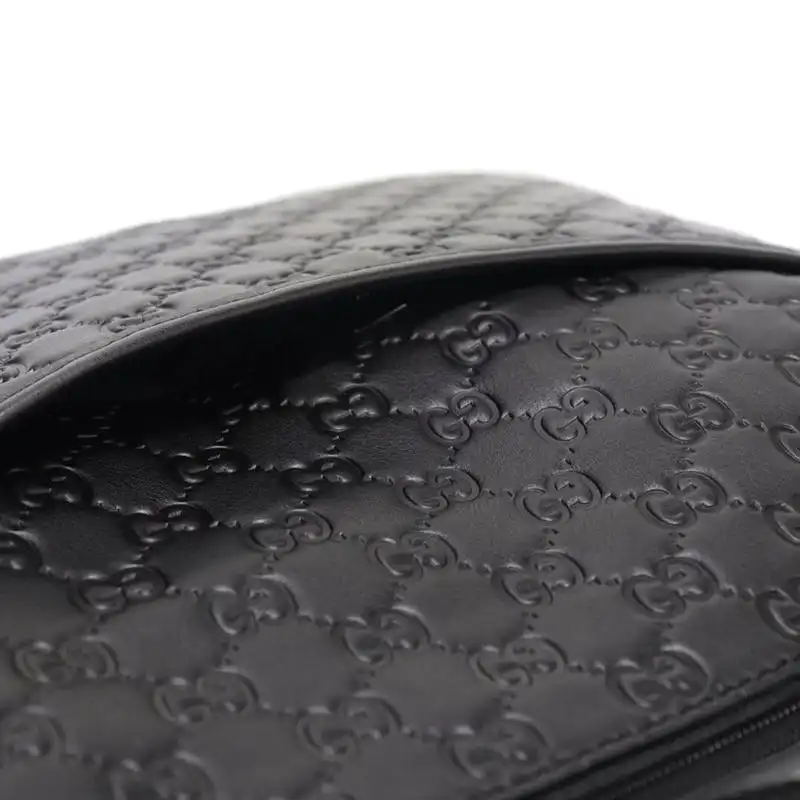 G*u*i messenger bags 19gm0050