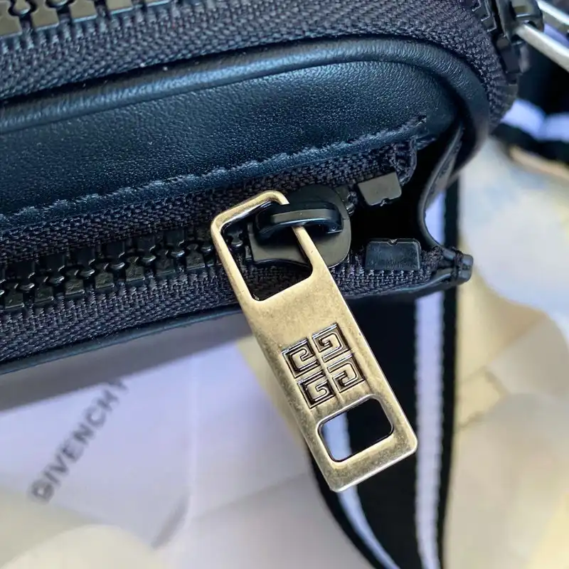 Givenchy Bag 2209SW0039