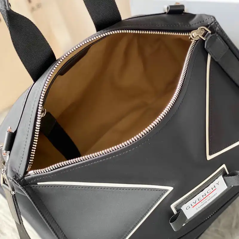 Givenchy Bag 2209SW0048