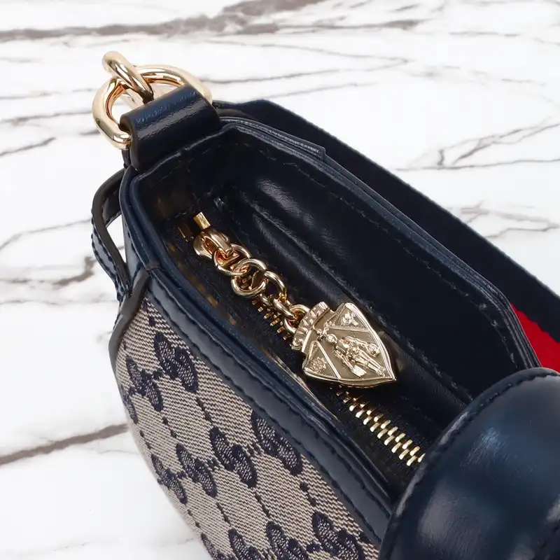 G*u*i bags 2405ya0107