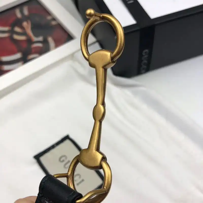 G*u*i s belts 19bl0028