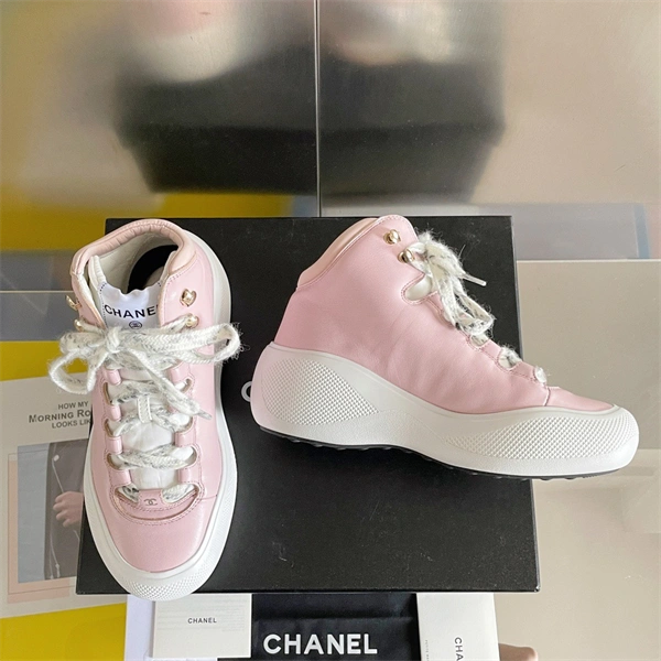 Sporty CHANEL 2168
