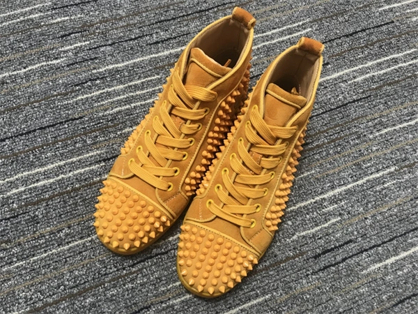 Unique Christian Louboutin 2691