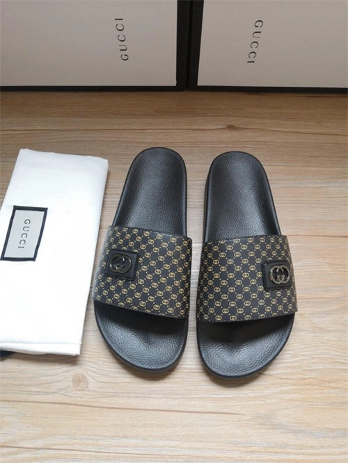 Lightweight Gocci Slipper 5700