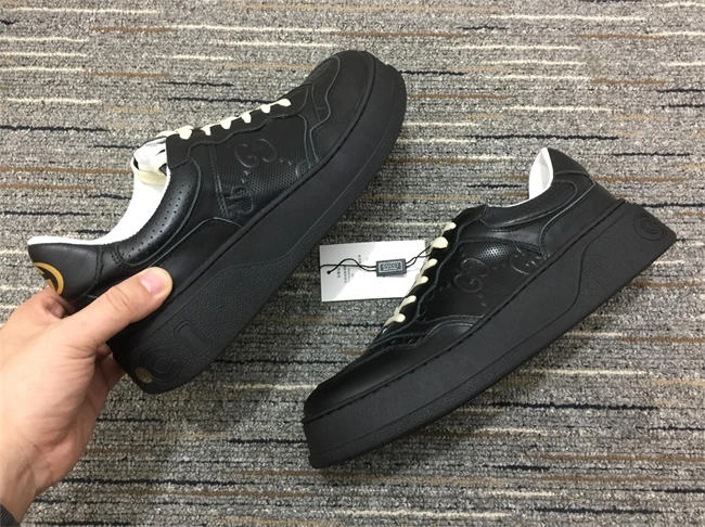 G*u*i low top sneaker snug 553