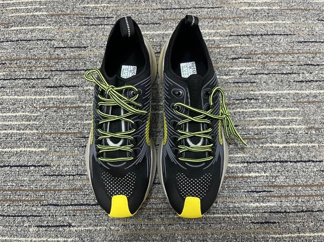 sunprotective G*u*i runners 91