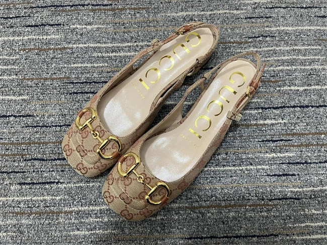 moisturewicking G*u*i slipper 495