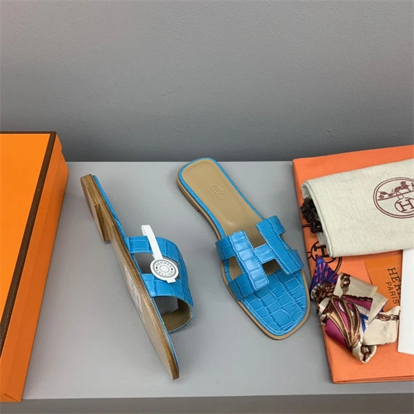 H Slipper Refined 2328