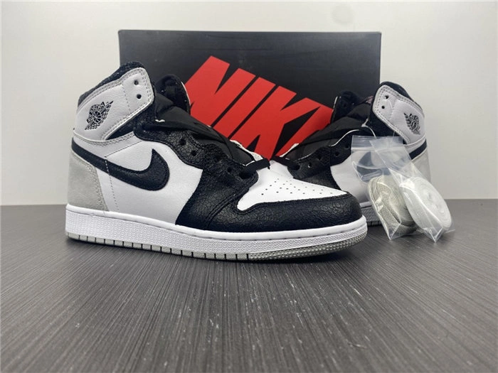 Sporty Jordan1 Retro OG Stage Haze 575441- 3626