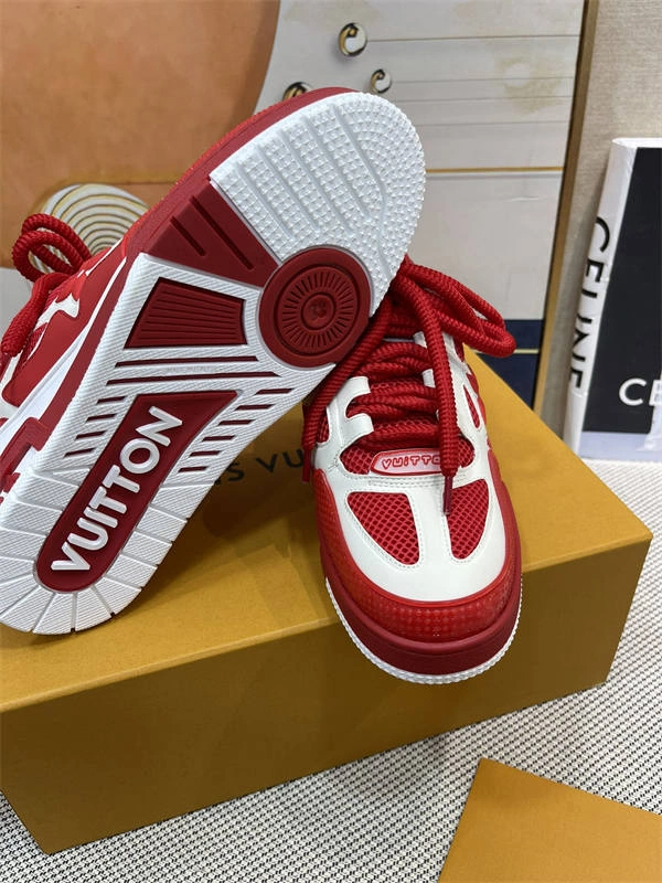 Modern Louis Vuitton 1749