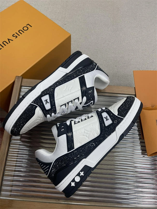 SmartChoice Lv Trainer Sneaker 2111