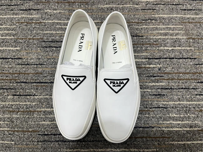 Prada Leather Sneaker Comfortable 3316