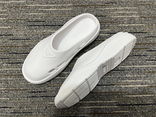 WrinkleFree Prada Slipper 3347